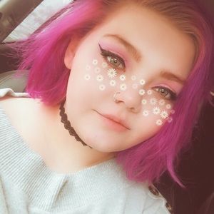 Meet your Posher, Chloe